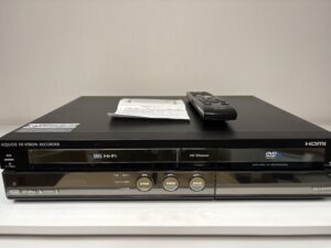 【中古品】SHARP HDD DVD VHS一体型デッキ DV-ACV52